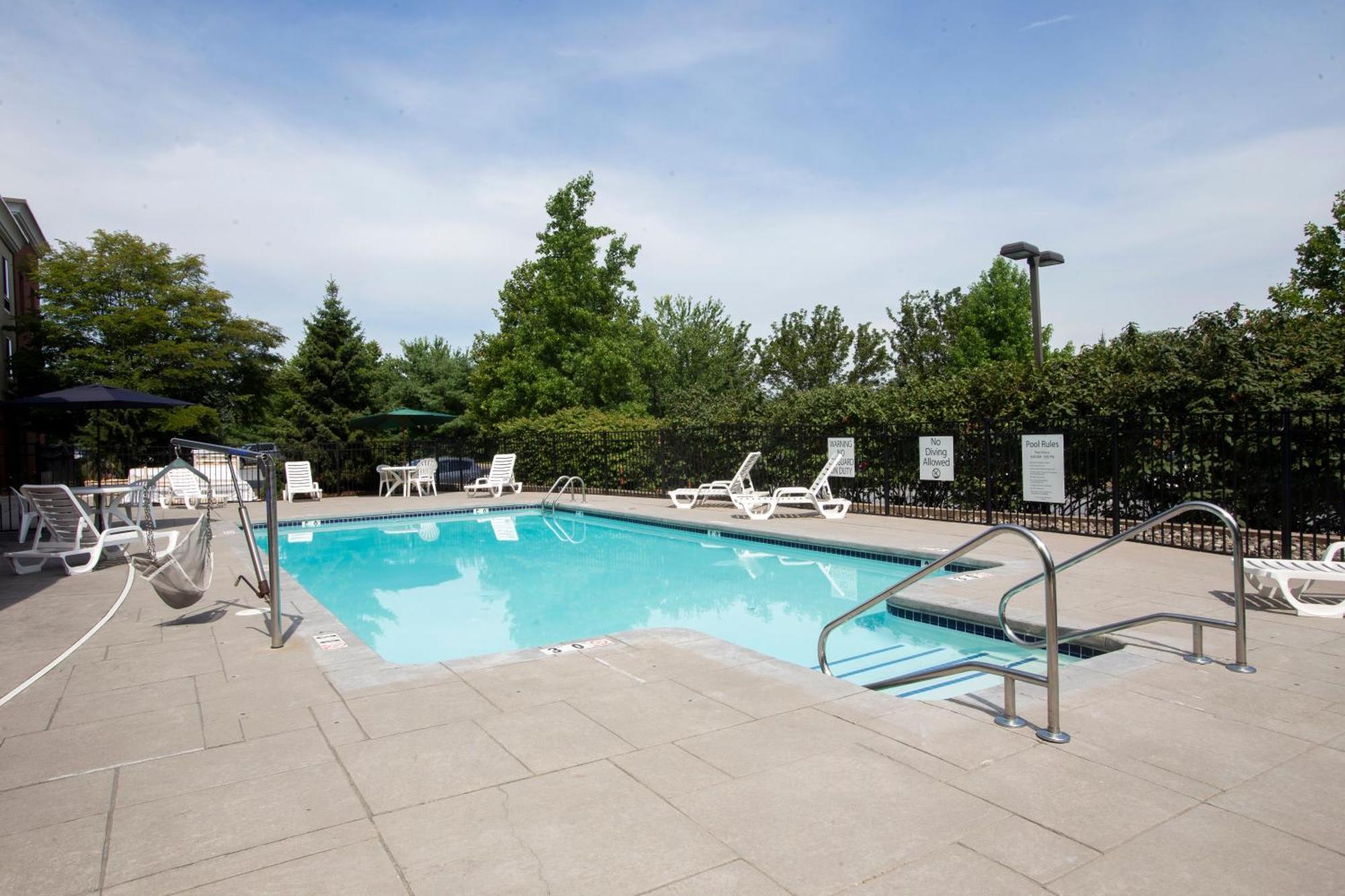 Holiday Inn Express Hotel & Suites Bethlehem Airport/Allentown Area By Ihg Екстериор снимка