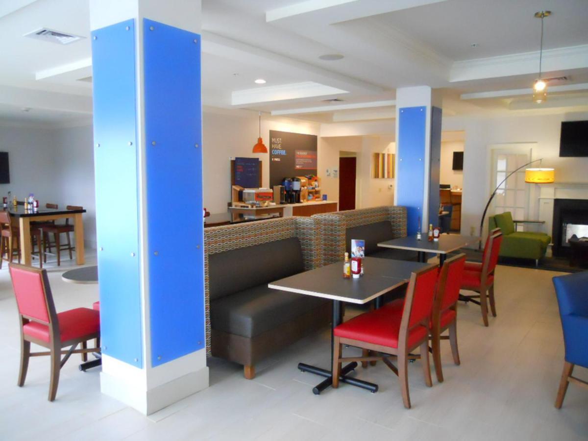 Holiday Inn Express Hotel & Suites Bethlehem Airport/Allentown Area By Ihg Екстериор снимка